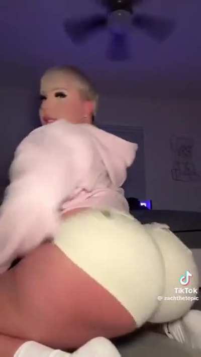 [Son/Any4Any] Looking to play a fun romantic plot with anyone. I mostly am a dom but if you give me a good feminization plot I’ll be a sub. Dm me with your ideas!!!!!