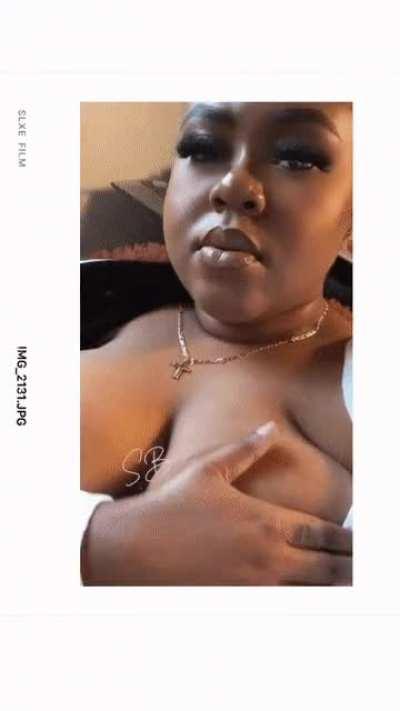 Like what you see baby 🥰