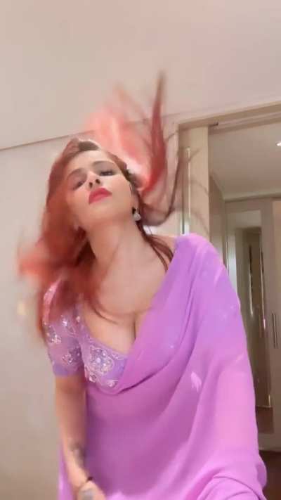 Ufff Edin is such a slut!! 🥵💦