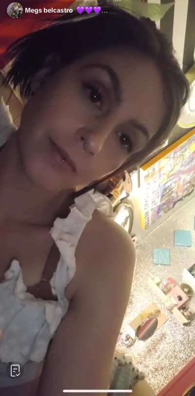 meganbelcastro showing off her soles and booty