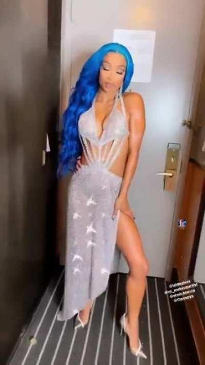 Sasha Banks’ smoking hot see through dress look at the ESPYS a year ago today 🔥