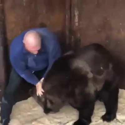 footage of jpow vs Bear
