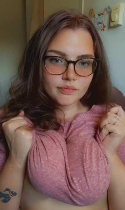 I love flashing you guys ✨