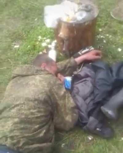 Никто чай не любит... Американцы наверное..