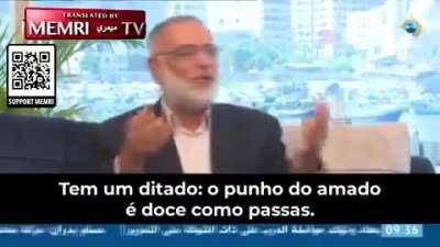 TV do grupo terrorista Hamas, ensinando os palestinos a como baterem nas suas mulheres segundo os preceitos de Allah. E aí, feminista??