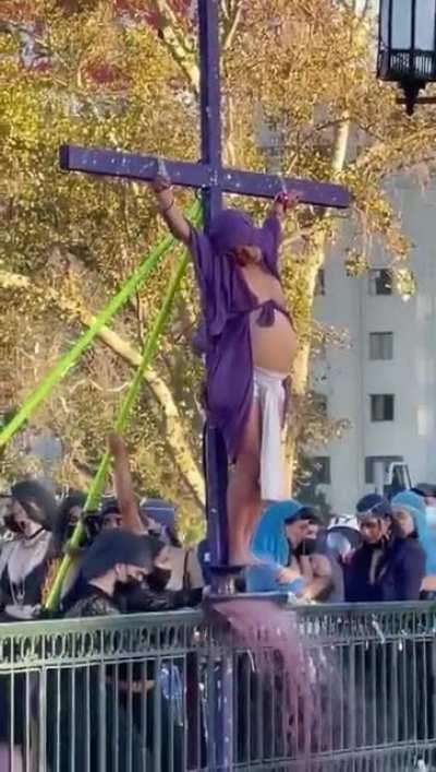 ezquisofrenia colectiva en su maxima expresion