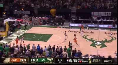 [Highlight] Chris Paul blocks Giannis from inbounding the ball