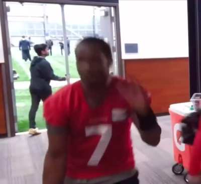 Reminding yall of one of the funniest vids I’ve seen😭