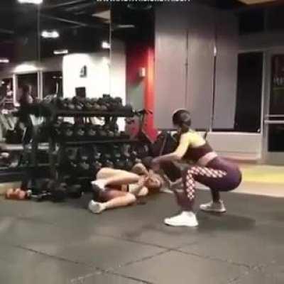 düşünsene sıpor yapıon ve kafana 20 kg ağırlık demiri atıyolar ve düştükten sonra bidaha atıyolar