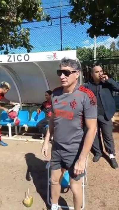 Esse é o MELHOR vídeo que eu já vi na minha vida.