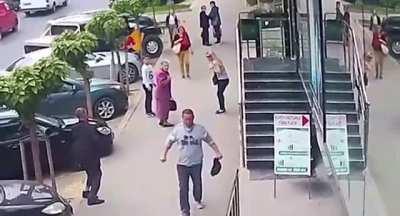 Sigma tip #3732 - Randomly punch women on the street