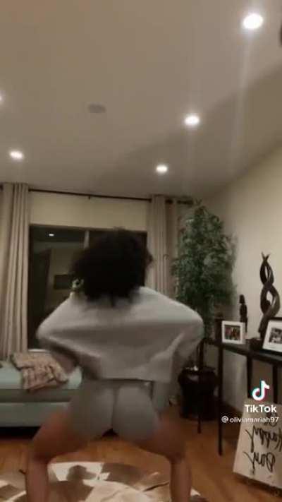 She got a dump truck 🚚