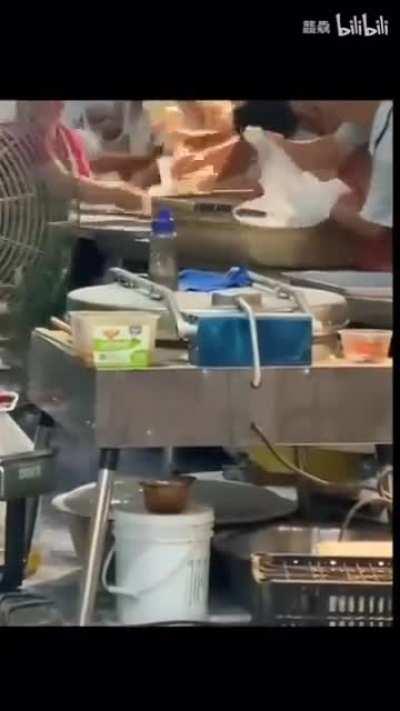 most sharing Zhongguonese aunties/uncles