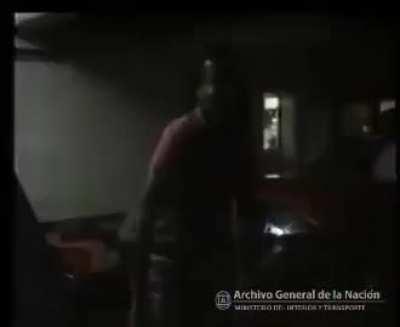 Menem se baja de la ferrari y desmiente corrida del dolar