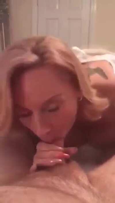 When a milf like this likes to suck a cock it is always hot