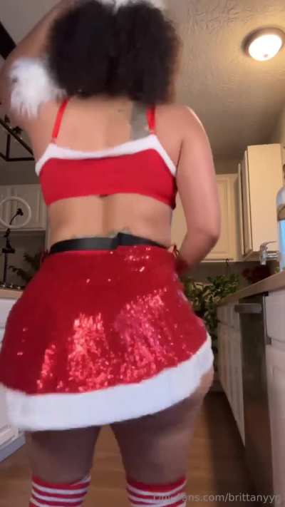 Hit me if you'd like to join her group, all ppv's & customs get uploaded just ask for proof.