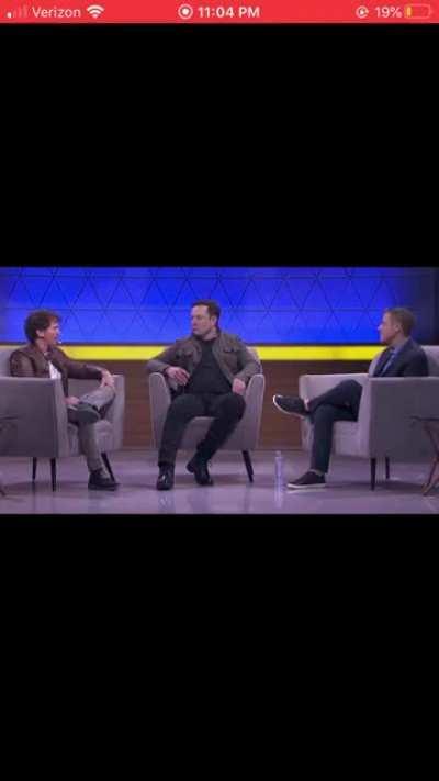 Yes I am about to beat a dead horse. But here is a clip glossing over manual space flight, straight from Todd Howard. It warrants some discussion IMO