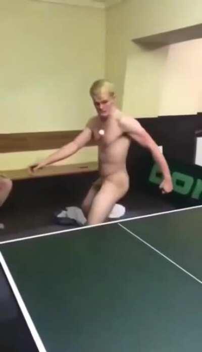 NSFW ŞÖYLE MASA TENİSİ OYNAMAK VARDI