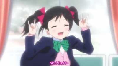 Perché mi stai guardando? NON MI GUARDARE STUPIDO UMANO