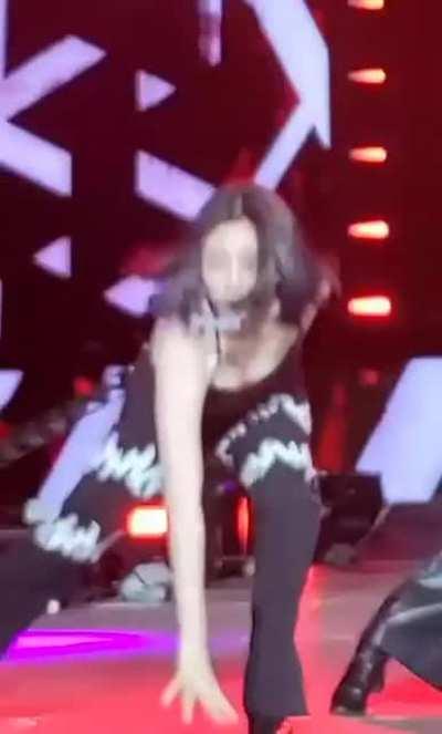 Momo - Jihyo - Mina - Chaeyoung 🍈🍈🍑