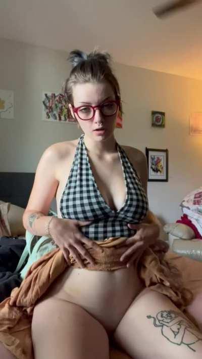 There’s only 1 piece of cloth between you and my tits. Let’s change that..