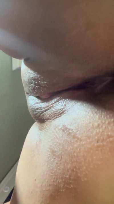 I love to eat pussy it makes my cock pre cum like crazy 