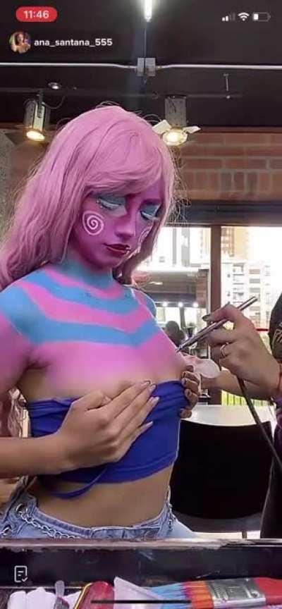 Check out her Twitter too @anasantana_555