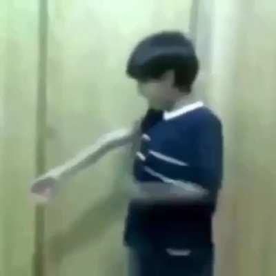 Kid breaks his arm with his knee