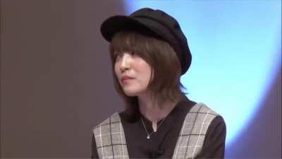 Takahashi Rie and Ueda Reina washing each other's feet in a kitty pool