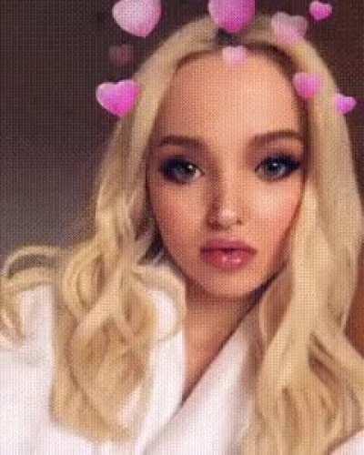 Fuck. This gif mdae me ucm so many times already, she looks fucking perfect here! These lips are driving me insane.