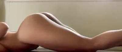 Trying to loosen them hips 😉 🍑