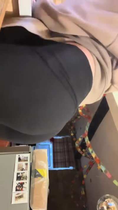 yoga pants fart