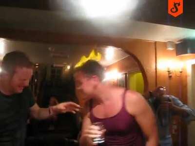 Ori la bar ori la spital