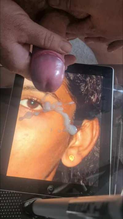 Cumming on my sister in laws pic