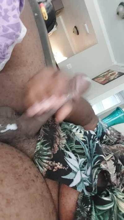 Who likes daddy cum 😩💦🍆