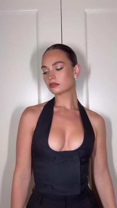 Lily ready for the screening of 