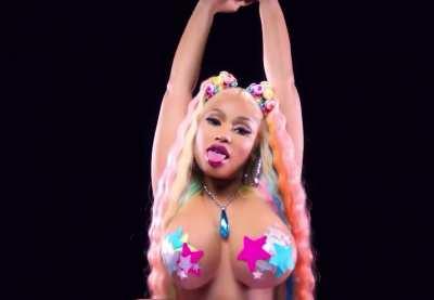 Haven’t posted in a while. So here’s a GIF I made for ya’ll 😍