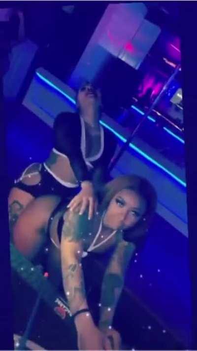 Just watch cause wtf 😍😍😩😩😩