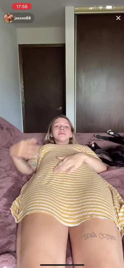 TikTok Live Upskirt No Panties