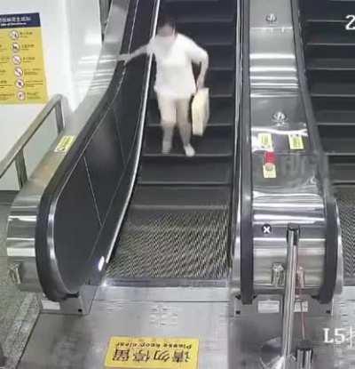 WCGW using escalator as conveyor belt?