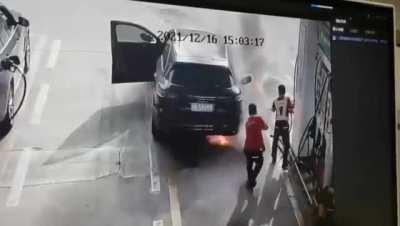 Pyromaniac lights car on fire at the pump with woman in the car