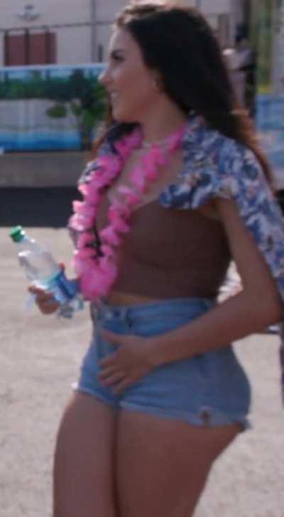 her ass in those jean shorts