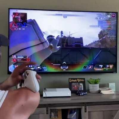 This is how an amputee gamer plays