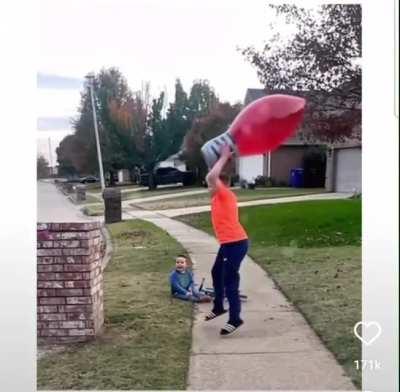 WCGW smashing a lightbulb