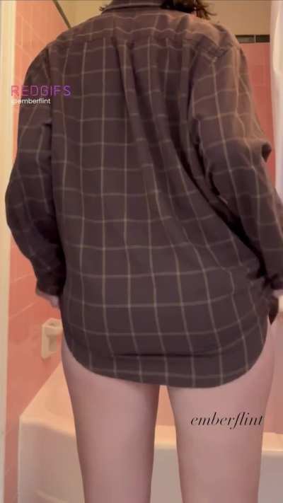 It’s a new week already! Means it’s time for you to cum keep me company 😈😏👇👇