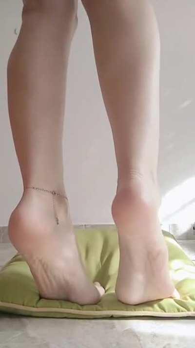 Imagine the pillow is you💚