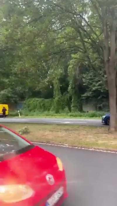 Prosegur Geldtransporter wird gegen 7:30Uhr in Köln ausgeraubt