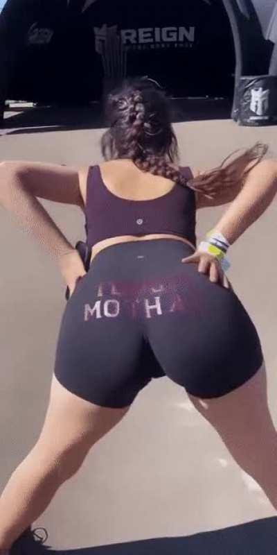 Get ready Camila (Cabello) cuz I'm gonna make that thicc ass jiggle