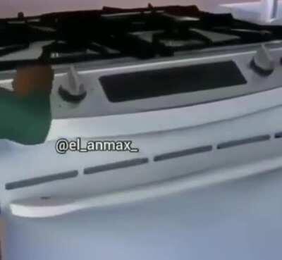 Obrigado por não ser aquela música lá 🙏🏻