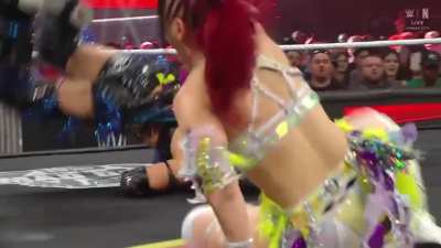 IYO vs Kairi! (RAW - 12/8/25)